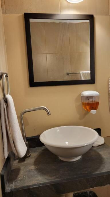 Departamento Privado7, 2 Camas Matri, Parking, Cocina Equipada, Wifi 65 Mb, 2 Climas,Centrico,Tv Smart Apartment Ciudad Valles Luaran gambar